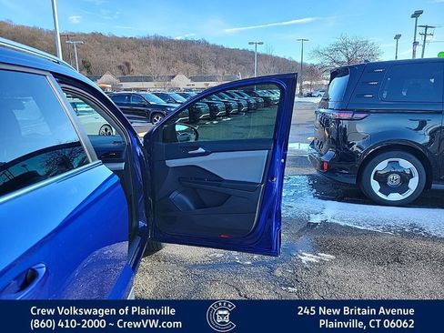 Certified 2022 Volkswagen Taos SE image 43