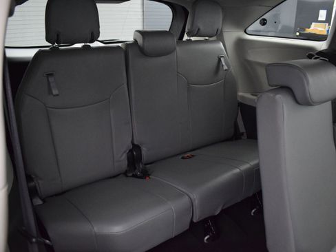 Used 2024 Toyota Sienna XLE image 12