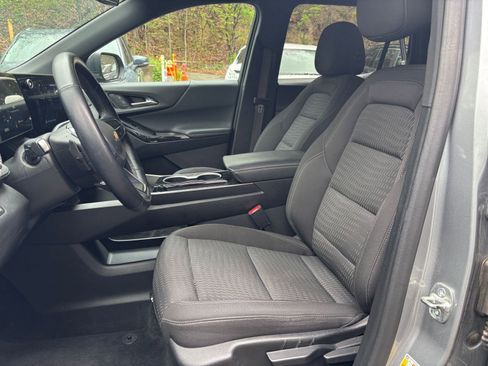 Used 2025 Chevrolet Equinox LT FWD image 37