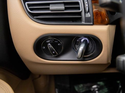 Certified 2023 Porsche Macan image 24