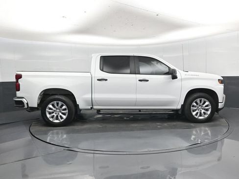 Used 2022 Chevrolet Silverado 1500 Custom RWD image 2