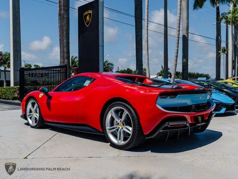 Used 2023 Ferrari 296 GTS RWD image 5