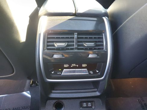 Used 2021 BMW X7 M50i image 14