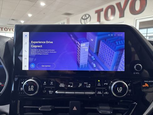Certified 2026 Toyota Highlander Limited AWD/4WD image 19