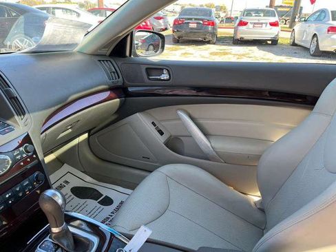 Used 2011 INFINITI G37 Journey w/ Premium Pkg image 16