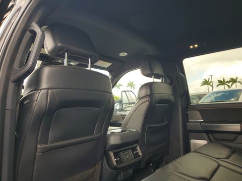 Used 2024 Ford F250 Platinum w/ FX4 Off-Road Package image 14