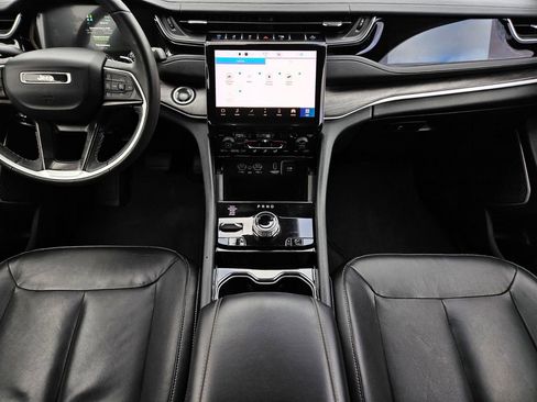 Used 2022 Jeep Grand Cherokee Limited 4xe image 12