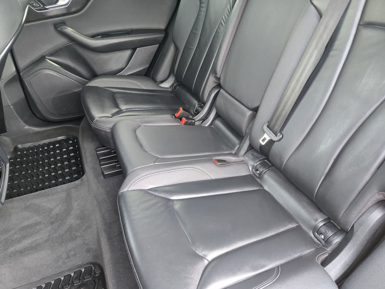 Used 2019 Audi Q8 Premium w/ Convenience Package AWD/4WD image 12