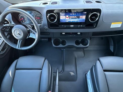 New 2026 Mercedes-Benz Sprinter 2500 image 24