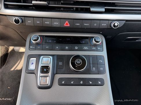 Used 2024 Hyundai Palisade SEL FWD image 14