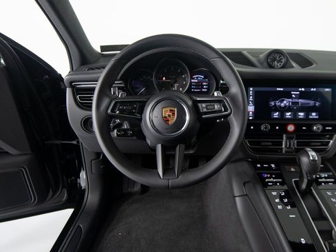 New 2026 Porsche Macan image 18