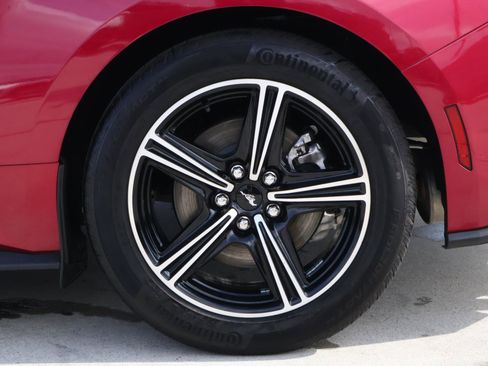 Used 2025 Ford Mustang Coupe image 8