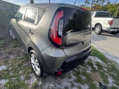 Used 2016 Kia Soul + image 4