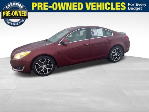 Used 2017 Buick Regal Sport Touring image 1
