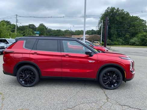 New 2025 Mitsubishi Outlander 4WD Plug-In Hybrid image 2