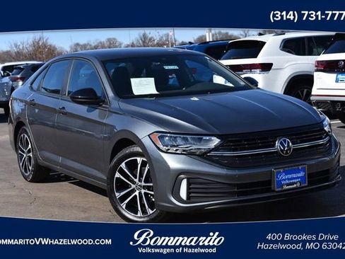 Used 2024 Volkswagen Jetta Sport image 1