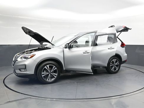 Used 2018 Nissan Rogue SL FWD image 47