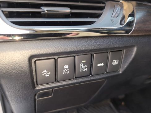 Used 2016 Toyota Avalon Limited image 18