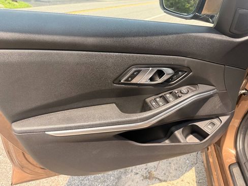 Used 2019 BMW 330i xDrive Sedan w/ Convenience Package AWD/4WD image 11