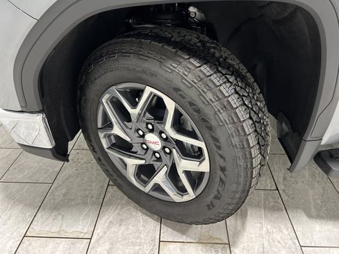 New 2026 GMC Sierra 1500 SLT image 34