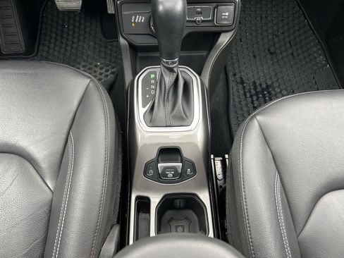 Used 2022 Jeep Renegade Limited w/ Sun, Sound & Wheels Group image 20