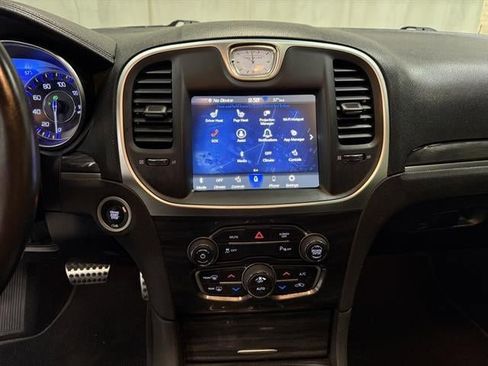 Used 2021 Chrysler 300 Touring L image 26