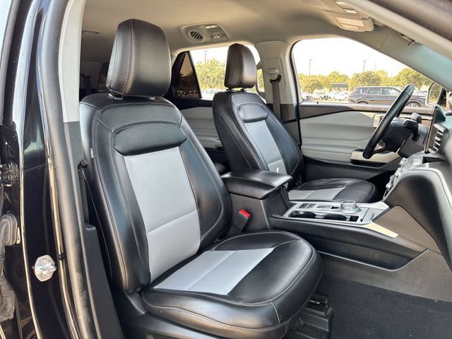 Used 2023 Ford Explorer XLT w/ Equipment Group 202A RWD image 24