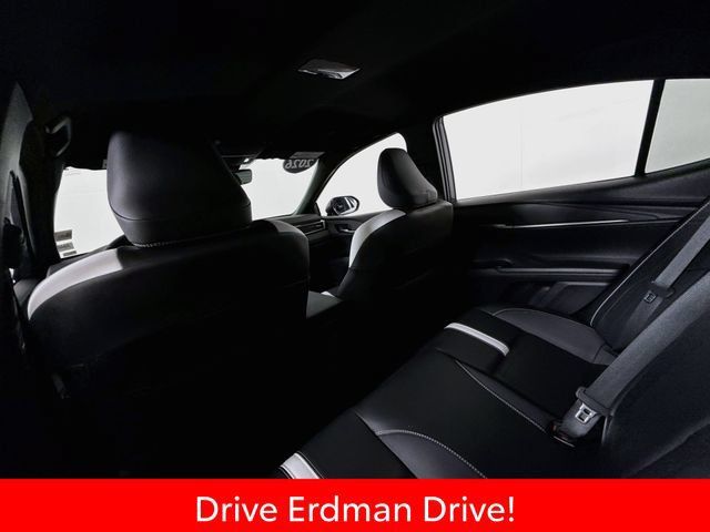 Used 2026 Toyota Camry SE FWD image 10