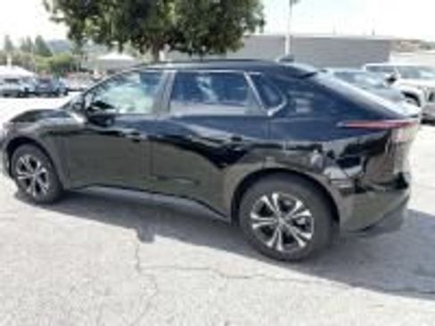 Used 2023 Toyota bZ4X AWD image 4