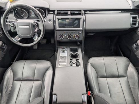 Used 2020 Land Rover Discovery SE image 5