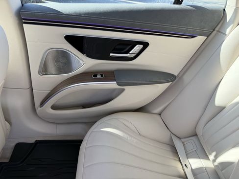 Certified 2023 Mercedes-Benz EQS 580 4MATIC Sedan image 31