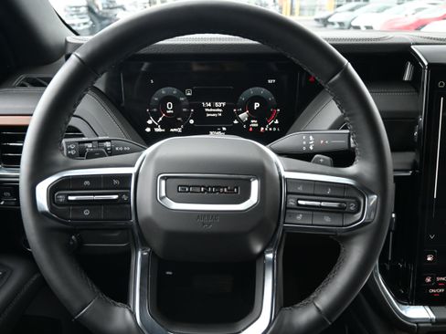 Used 2025 GMC Yukon Denali image 18