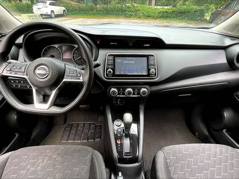 Used 2022 Nissan Kicks S FWD image 7