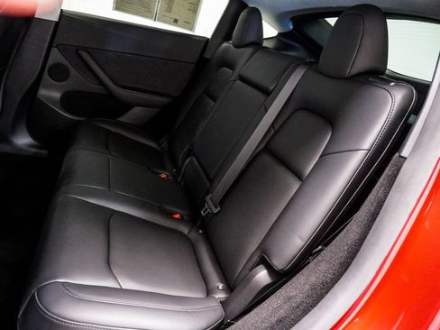 Used 2024 Tesla Model Y Performance image 8