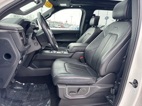 Certified 2023 Ford Expedition Platinum image 5