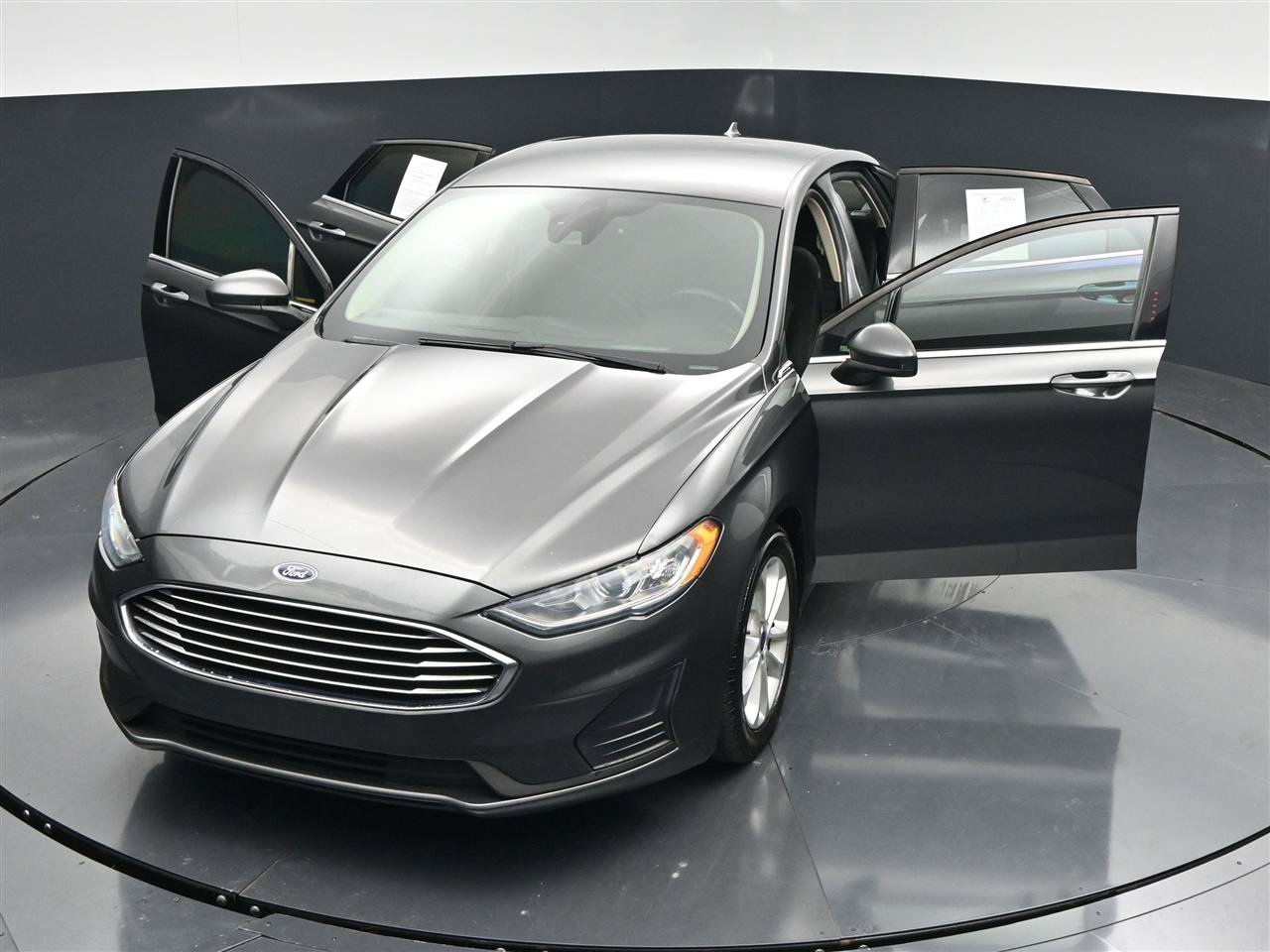Used 2019 Ford Fusion SE FWD image 36
