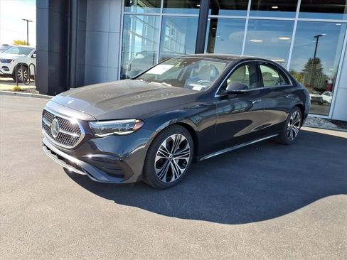 New 2026 Mercedes-Benz E 350 4MATIC Sedan image 2