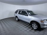 Used 2010 Ford Explorer XLT image 2