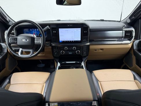 Used 2025 Ford F350 Lariat w/ Chrome Package image 32