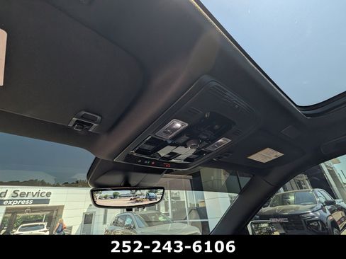Used 2025 Cadillac Escalade Sport AWD/4WD image 15