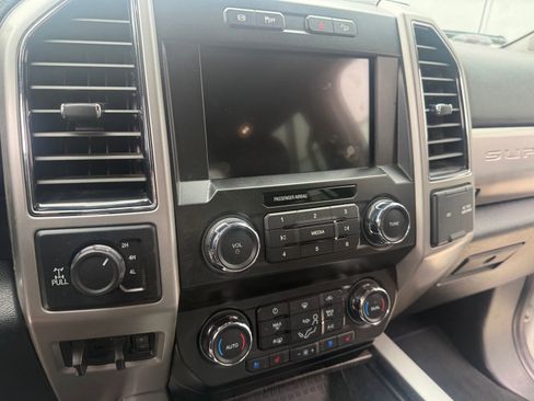 Used 2021 Ford F350 Lariat w/ Lariat Ultimate Package AWD/4WD image 13