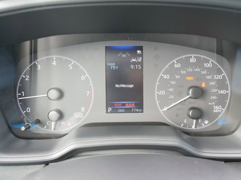 Used 2025 Toyota Corolla LE image 19