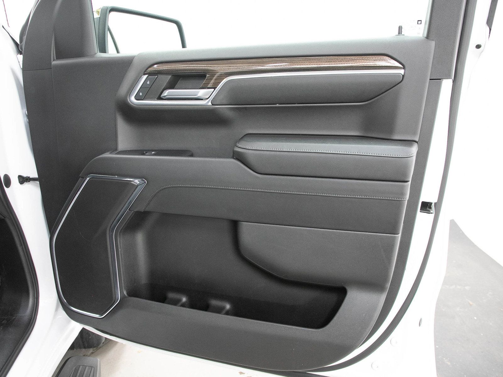 Used 2023 Chevrolet Silverado 1500 LT AWD/4WD image 12