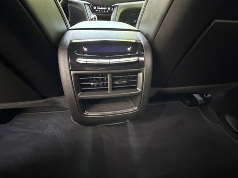 Used 2025 Cadillac XT5 Premium Luxury AWD/4WD image 16