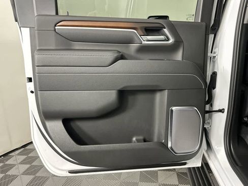 New 2025 GMC Sierra 2500 Denali w/ Denali Reserve Package image 22