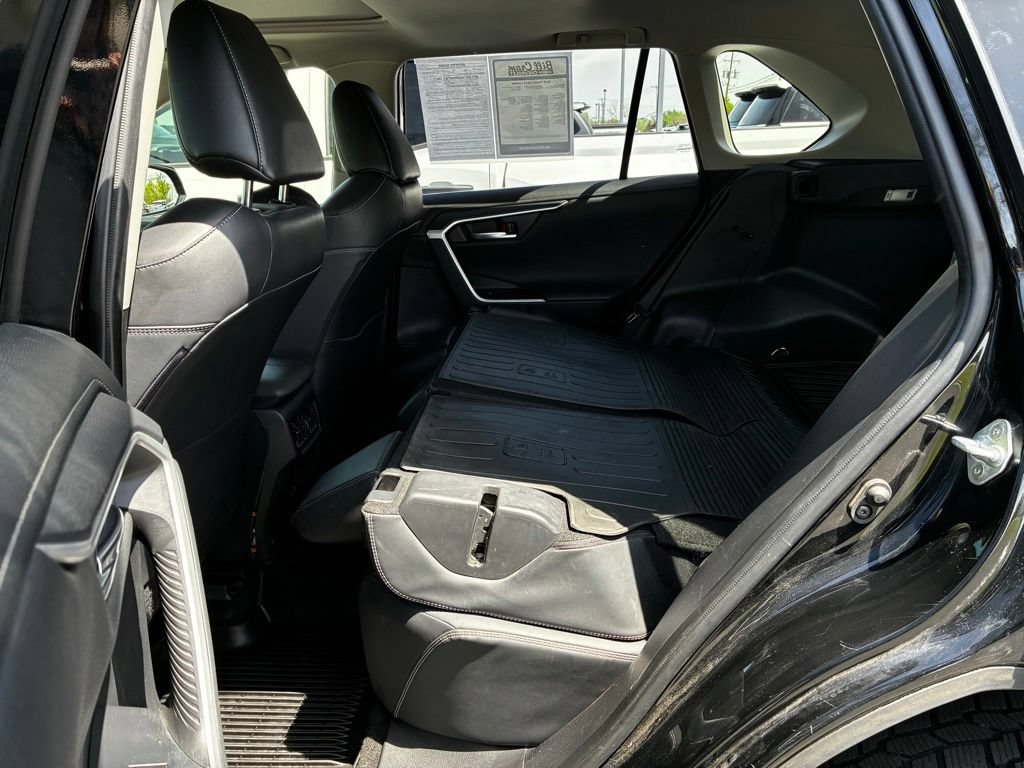 Used 2020 Toyota RAV4 Limited AWD/4WD image 29