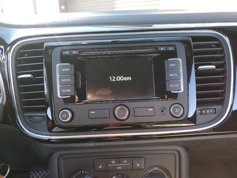 Used 2015 Volkswagen Beetle 1.8T image 31