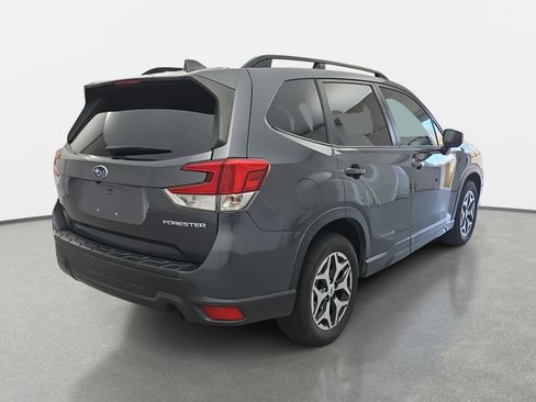 Used 2020 Subaru Forester Premium image 3