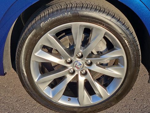 Used 2022 Buick Envision Avenir w/ Technology Package II image 8