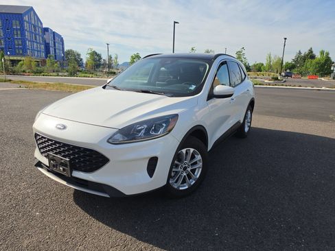 Used 2020 Ford Escape SE AWD/4WD image 8